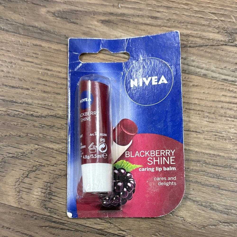 Nivea Blackberry Shine Caring Lip Balm
